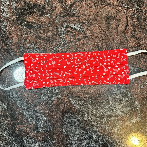 Handmade reusable face mask- adult size - Picture 2 of 3